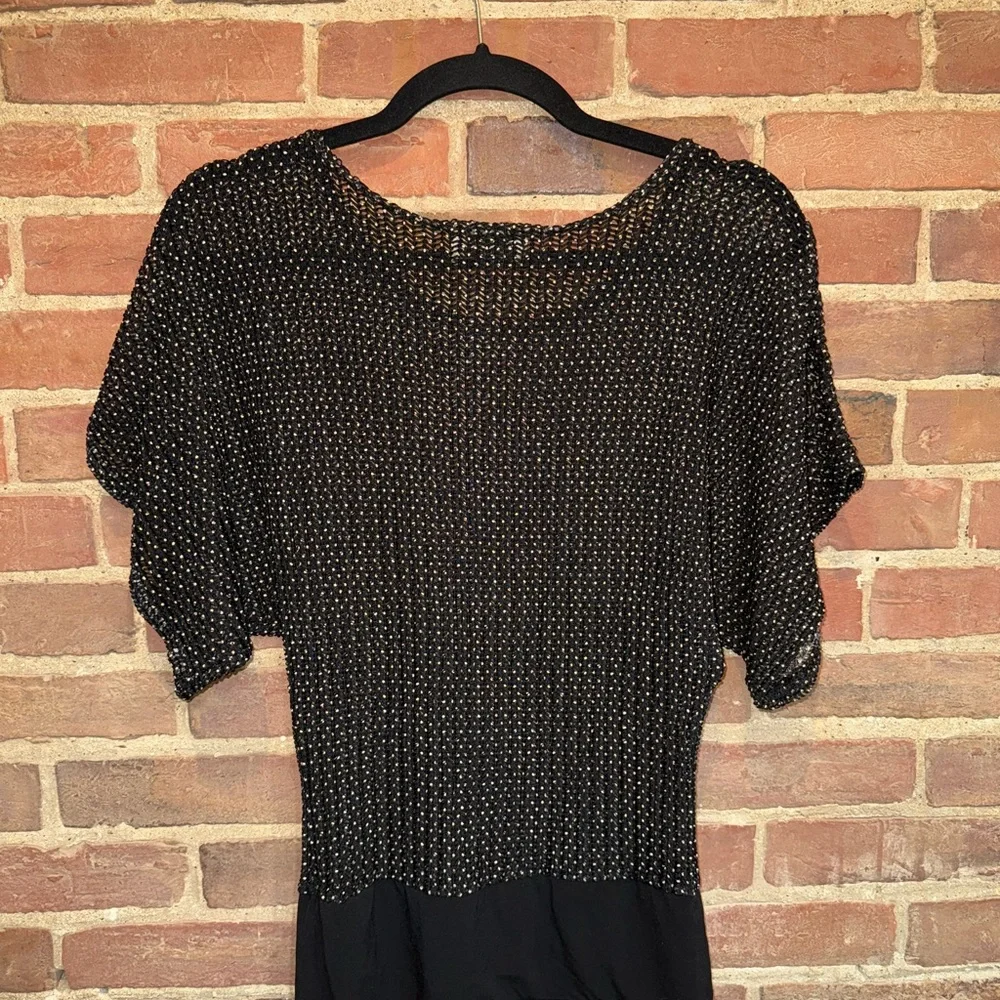 Chic Vinatge Black and‎ White Mesh top